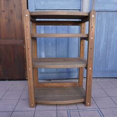 dynos取扱いの国産杉を使用したオープンラックです。国産杉無垢材の優しい木の風合いとコンパクトでスッキリとしたシェルフは、和モダンや北欧スタイルなどにも♪CJ409