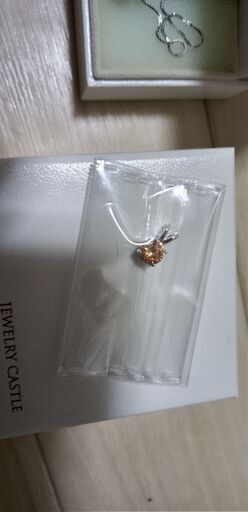 透明ダイヤのネックレス