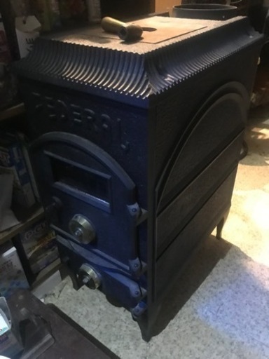 薪ストーブ、ダッチウェスト社ストーブ、フェデラルストーブ、アメリカ