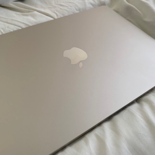 明日募集　MacBook Air M2 2022 8GB 256GB