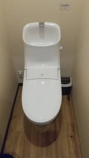 中古トイレ　便器+温水洗浄便座　25000円　2017年製