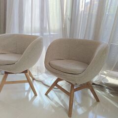 最終お値下げ！【モモナチュラル☆ソファーチェア】ふんわり座り心地抜群！！2脚あります。 
