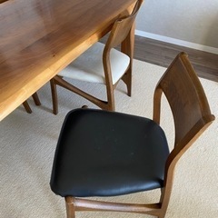 ダイニングテーブル　チェア　無垢材　ウォールナット色