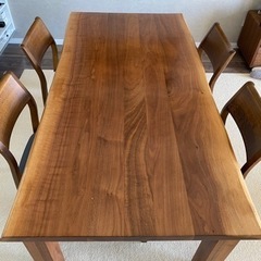 ダイニングテーブル　チェア　無垢材　ウォールナット色