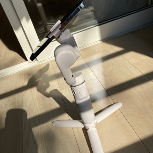 DJI OM5 ジンバル譲ります ☆本体のみ 箱・充電器なし 新製品】DJIの