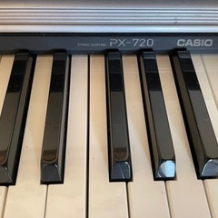 カシオ電子ピアノ　イス付き　早いもの勝ち10000円