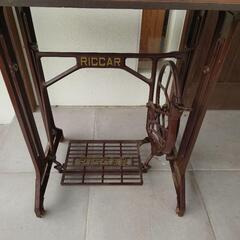 レトロミシンテーブル