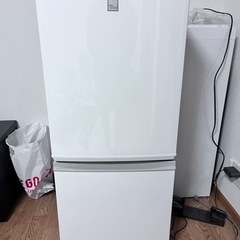 冷凍・冷蔵庫　【シャープ】１３７L