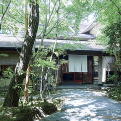 移住者の街　街全体がひとつの旅館　秘境黒川温泉　旅館料理師　月３０万　家具家電付き寮　住み込み - サービス業