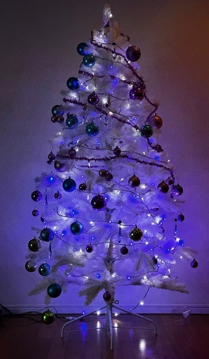 クリスマスツリー　180cm ・オーナメント・電飾付き