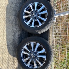 エスクワァイヤァ　純正タイヤ　ホイール