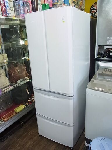 セール中につき、通常特価32,978円より10,000円引きの22,978円!　三菱　ノンフロン冷凍冷蔵庫　MR-F40T-W　400L　4ドア冷蔵庫　2012年製　白　ホワイト　自動製氷機能