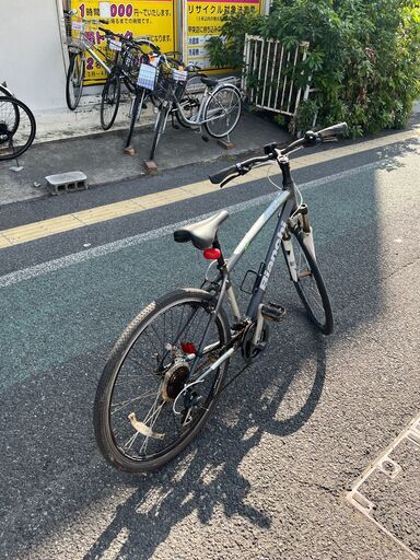 【リサイクルショップどりーむ天保山店】●448●　自転車　クロスバイク　グレー　３×８段ギア　Bianchi 15031SA　27インチ リサイクルショップどりーむ天保山店】○448○ 自転車 クロスバイク
