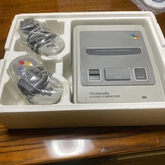 スーパーファミコン（本体、コントローラーのみ）