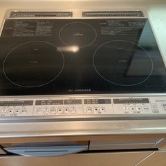 システムキッチン　IHクッキングヒーター　レンジフード　洗面台