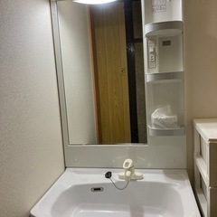 システムキッチン　IHクッキングヒーター　レンジフード　洗面台