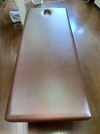 高田ベッド製　施術用ベッド