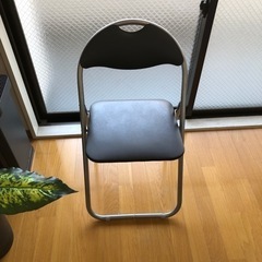 パイプ椅子　5セット