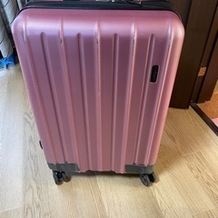 スーツケース(3回使用で航空会社に割られた)