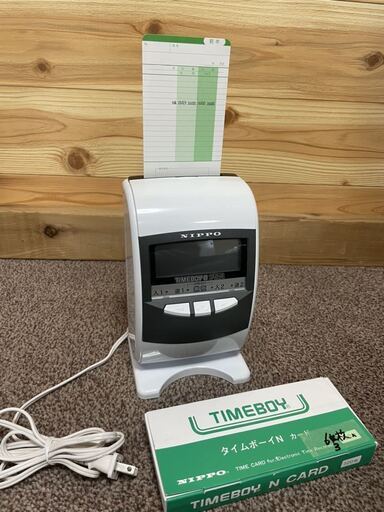 ☆中古品 NIPPO ニッポー タイムレコーダー TIMEBOY8プラス 2018年製 未使用のタイムカード63枚付き 動作問題なし☆