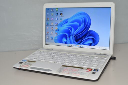 中古ノートパソコン 最新Windows11+office 爆速SSD256GB 東芝Dynabook T351/57CWS 第二世代i5/メモリ4GB/無線内蔵/USB3.0/HDMI/ブルーレイ