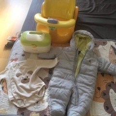 赤ちゃん用品、服