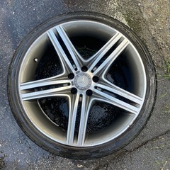 アルミホイール　タイヤ　ベンツ