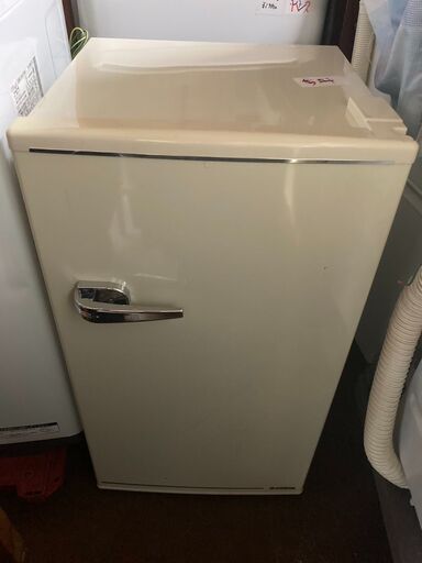 ☆中古￥7,000！【会員価格￥7,000】エスキュービズム　85㍑1ドア冷蔵庫　家電　WRD-1085W型　幅45cmｘ奥行50cmｘ高さ84cm　【BK023】