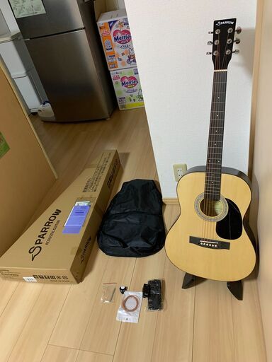 ほぼ新品　初心者用ギター（必需品揃える）