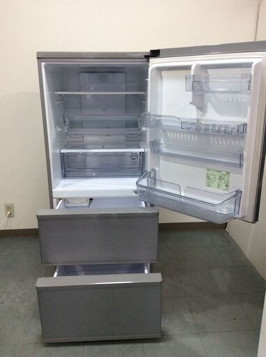 （4/6受渡済）YJT5686【AQUA/アクア 3ドア冷蔵庫】高年式 2018年製 AQR-27G 家電 キッチン 冷蔵冷凍庫 右開きドア 272L 冷蔵室割れ有