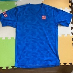 UNIQLO テニスVネックTシャツ S 青 水色