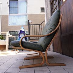 FUJI FURNITURE(冨士ファニチア)のAgio(アージオ) 本革 2Pソファー。曲木フレームから生み出される柔らかくしなやかな座り心地のセパレート型レザー2人掛けソファ。軽量で持ち運びも楽々CJ412