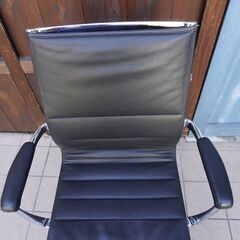 Cassina ixc.(カッシーナ イクスシー) ROLLINGFRAME(ローリングフレーム)/本革張り アームパッド付。モダンでスタイリッシュなレザー デスクチェア/Alias(アリアス)CJ418