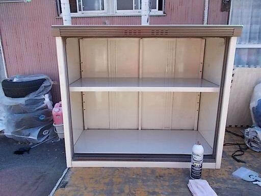 小型物置なので車の整備道具保管に最適！