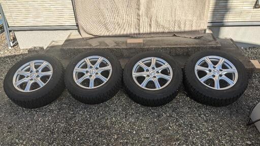 スタッドレスタイヤ　195/65R15
