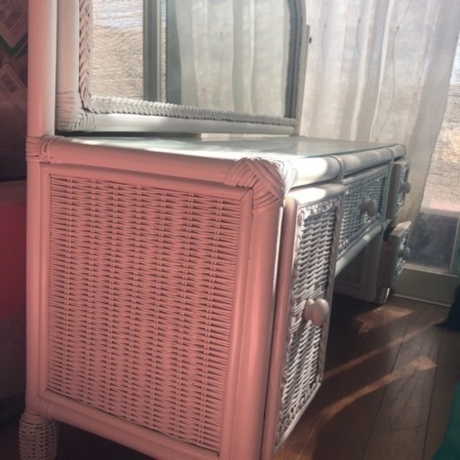 超美品　ホワイトラタン　ドレッサー　家具　化粧台