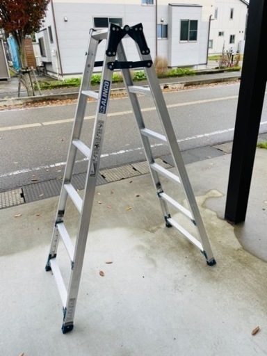 【受け渡し者決定】伸縮脚付き脚立兼はしご