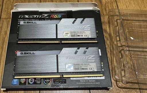 【値下げ8000円】高速DDR4メモリ　G.SKILL F4-4266C19D-16GTZR 8GBx2