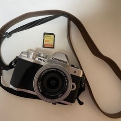 OLYMPUS em10markIII 最終値下げ中‼️(256GB SDカード付)