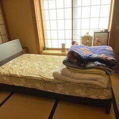 ベッド　2000円‼️