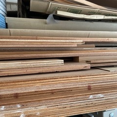 木材　合板　巾木　リフォームの残りです。