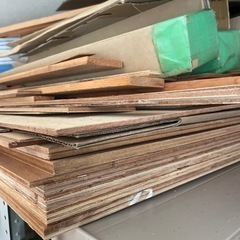 木材　合板　巾木　リフォームの残りです。