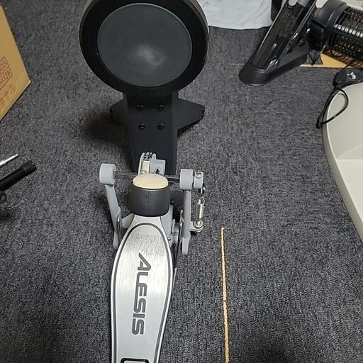 ALESIS　キック