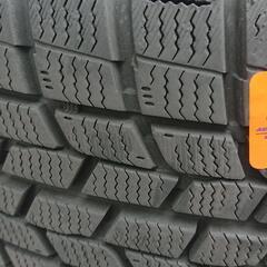 スタッドレスタイヤ 215/55R17