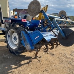 イセキTL2701F4WD 乗用型中古ディーゼルトラクター作動良好27馬力パワステアリング イセキTL2701F4WD 乗用型中古ディーゼルトラクター作動良好27馬力パワ