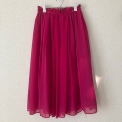 ピンクのスカート、ブラウス3着