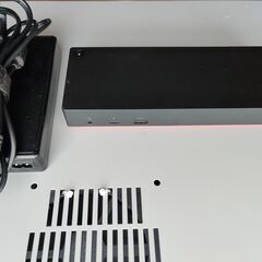 Thinkpad Thunderbolt 3 dock 40AC...