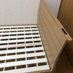 【お譲り先決まりました】セミダブルベッド　ニトリ