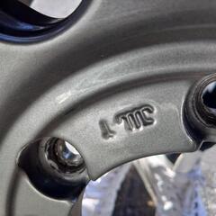 ハイエース200系5次元スタッドレス4本セット