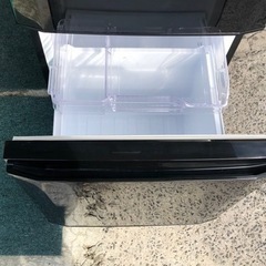 【リサイクルサービス八光　田上店　安心の1か月保証　配達・設置OK】三菱電機　Mitsubishi Electric  MR-P15A-B 冷蔵庫 サファイアブラック [2ドア /右開きタイプ /146L]